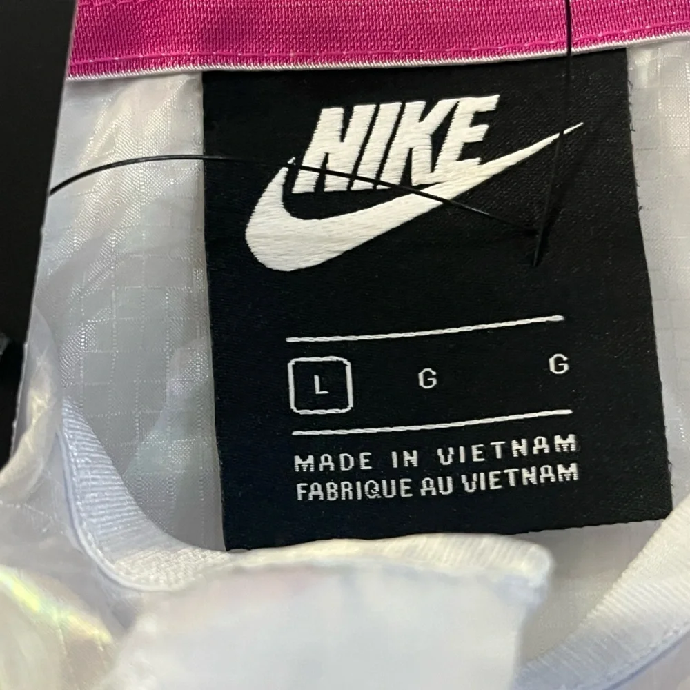 Nike Packable Windbreaker Pullover NWT Youth